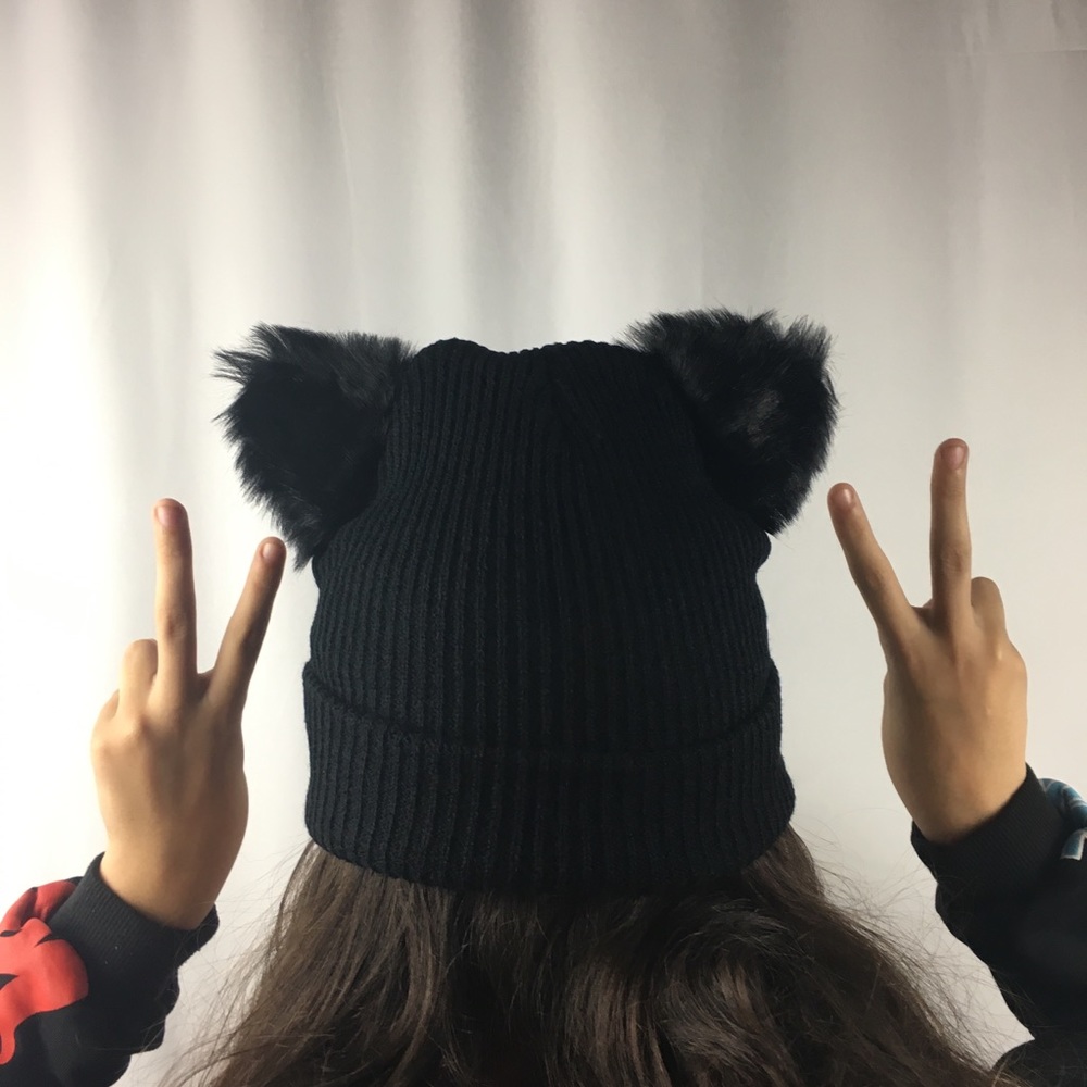 Purrrfect Beanie - Picture 4 of 7
